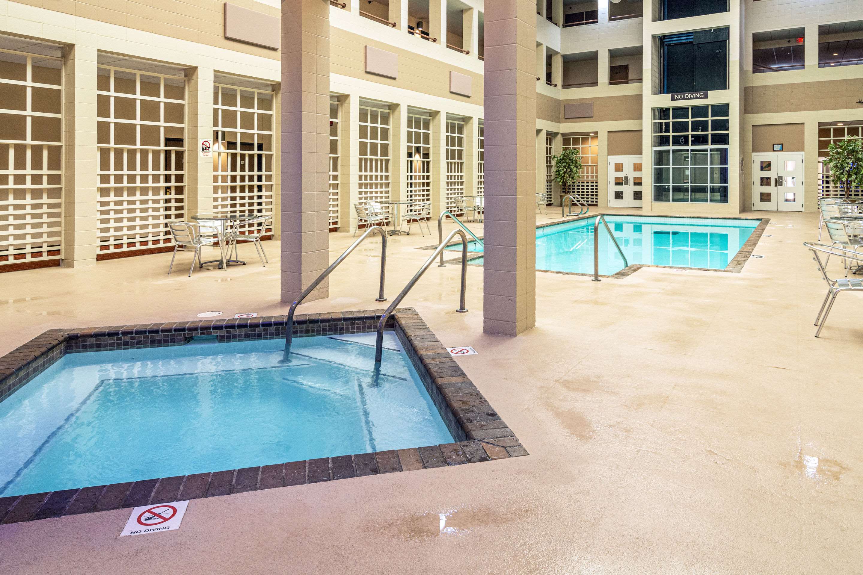 Indoor hot tub | Quality Inn & Suites