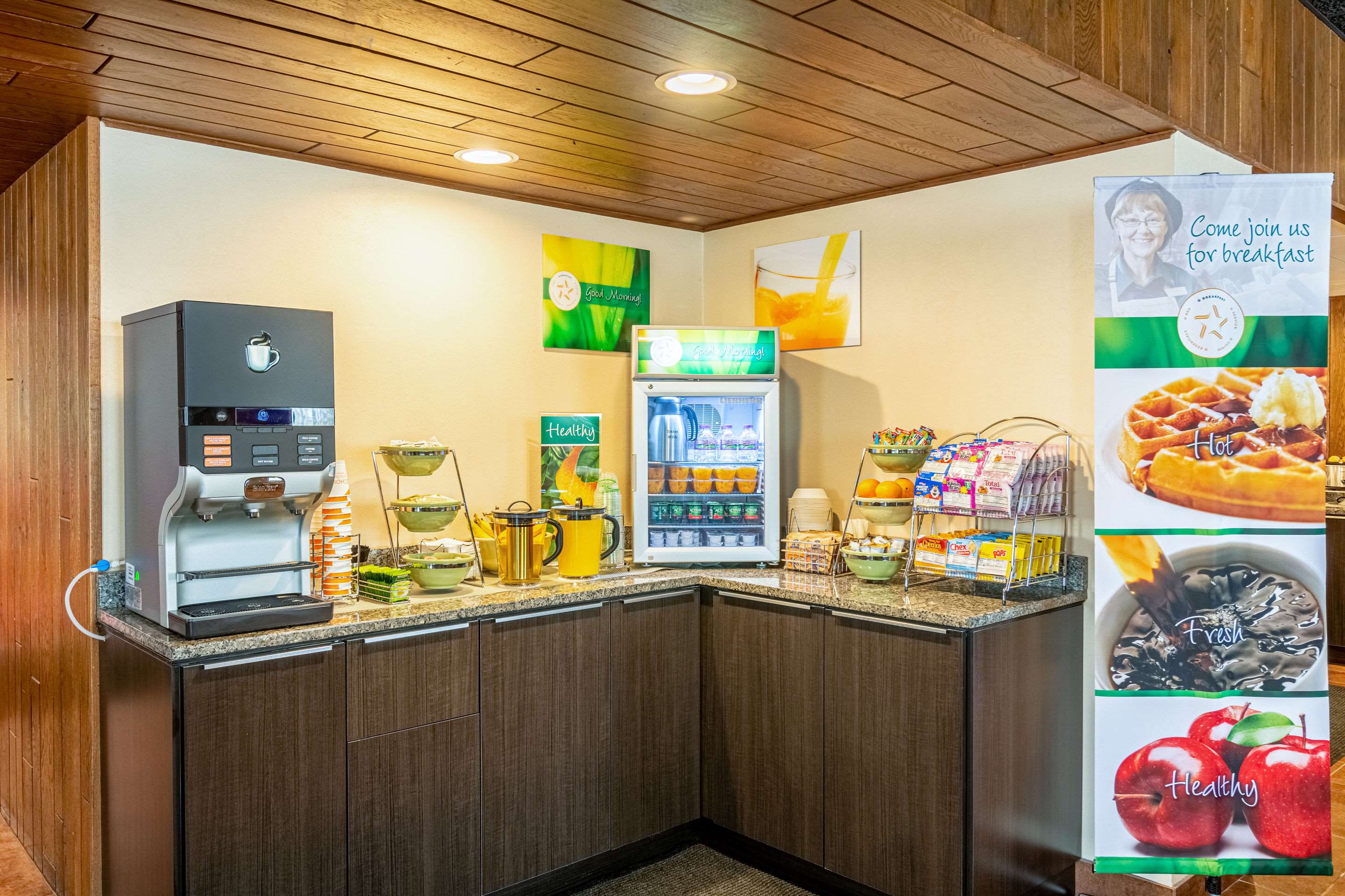 Breakfast counter | Quality Inn & Suites