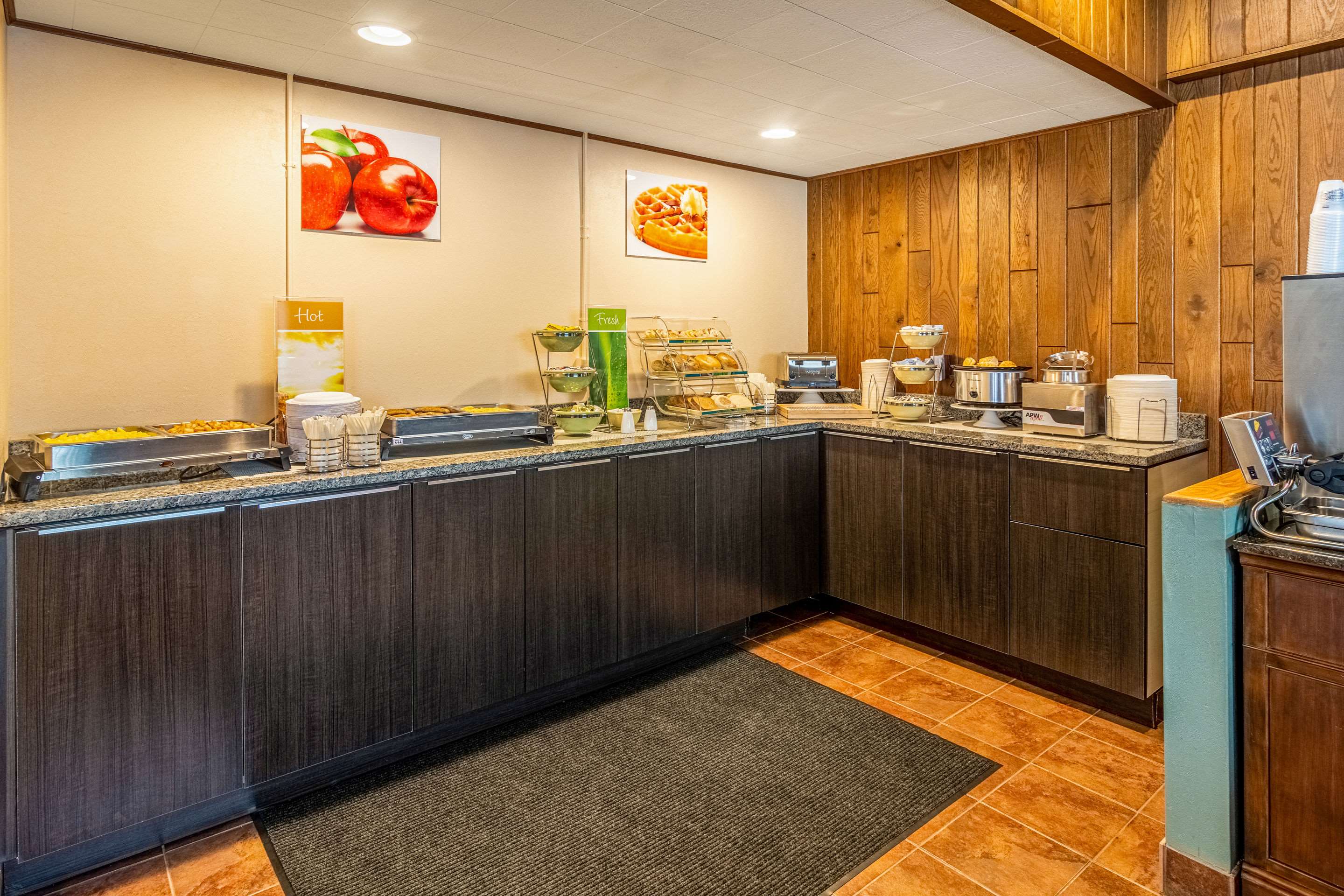 Breakfast counter | Quality Inn & Suites