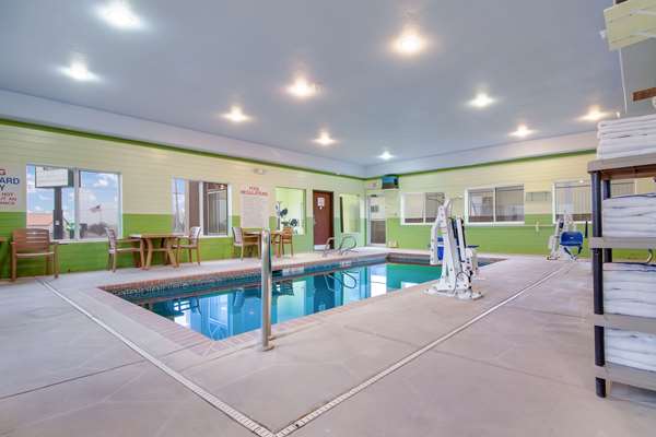 Pool - Quality Inn & Suites McCook