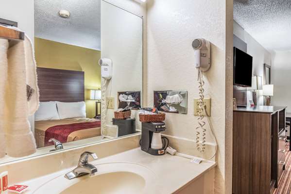  - Econo Lodge Inn & Suites McKinney
