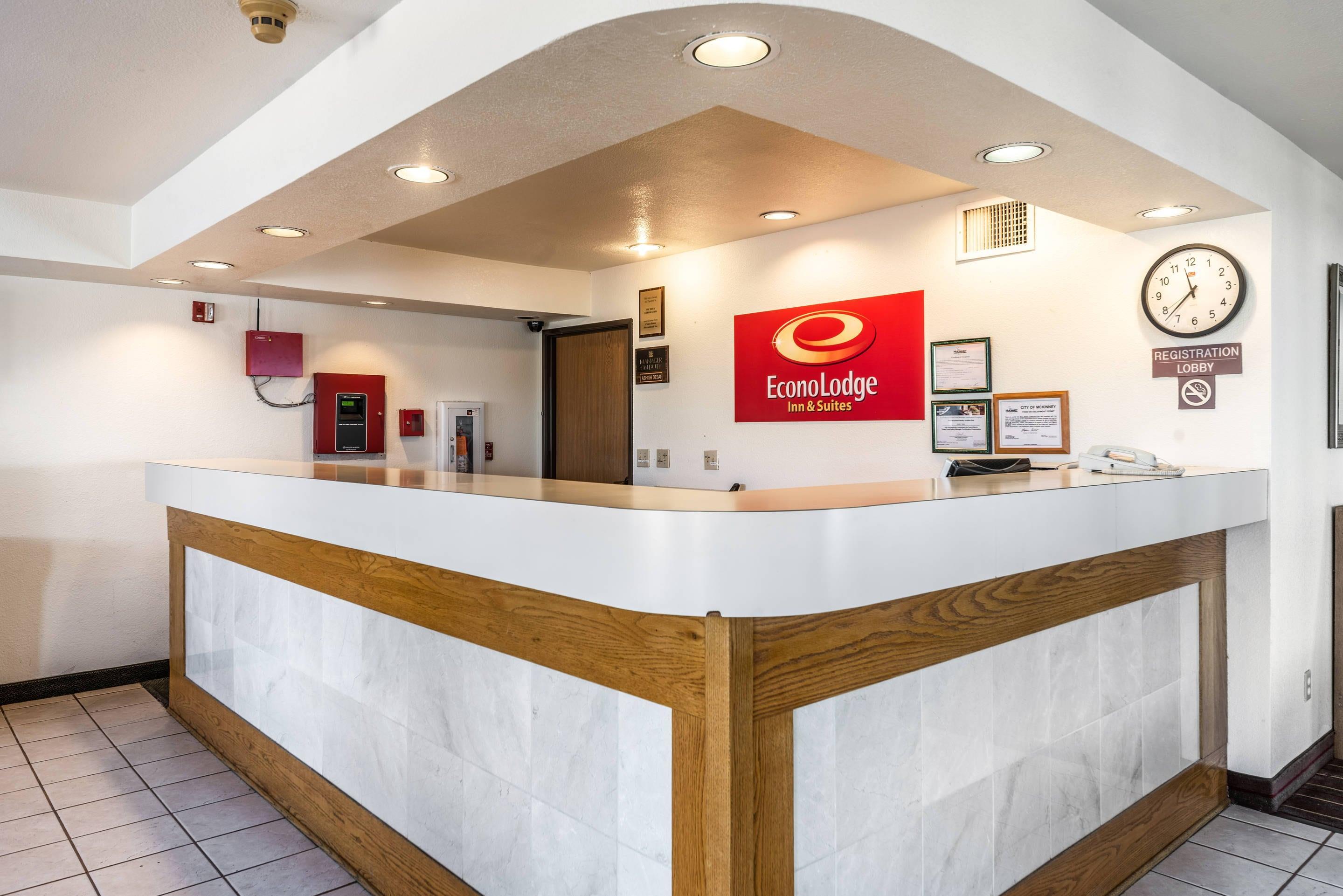 Hotel lobby | Econo Lodge Inn & Suites