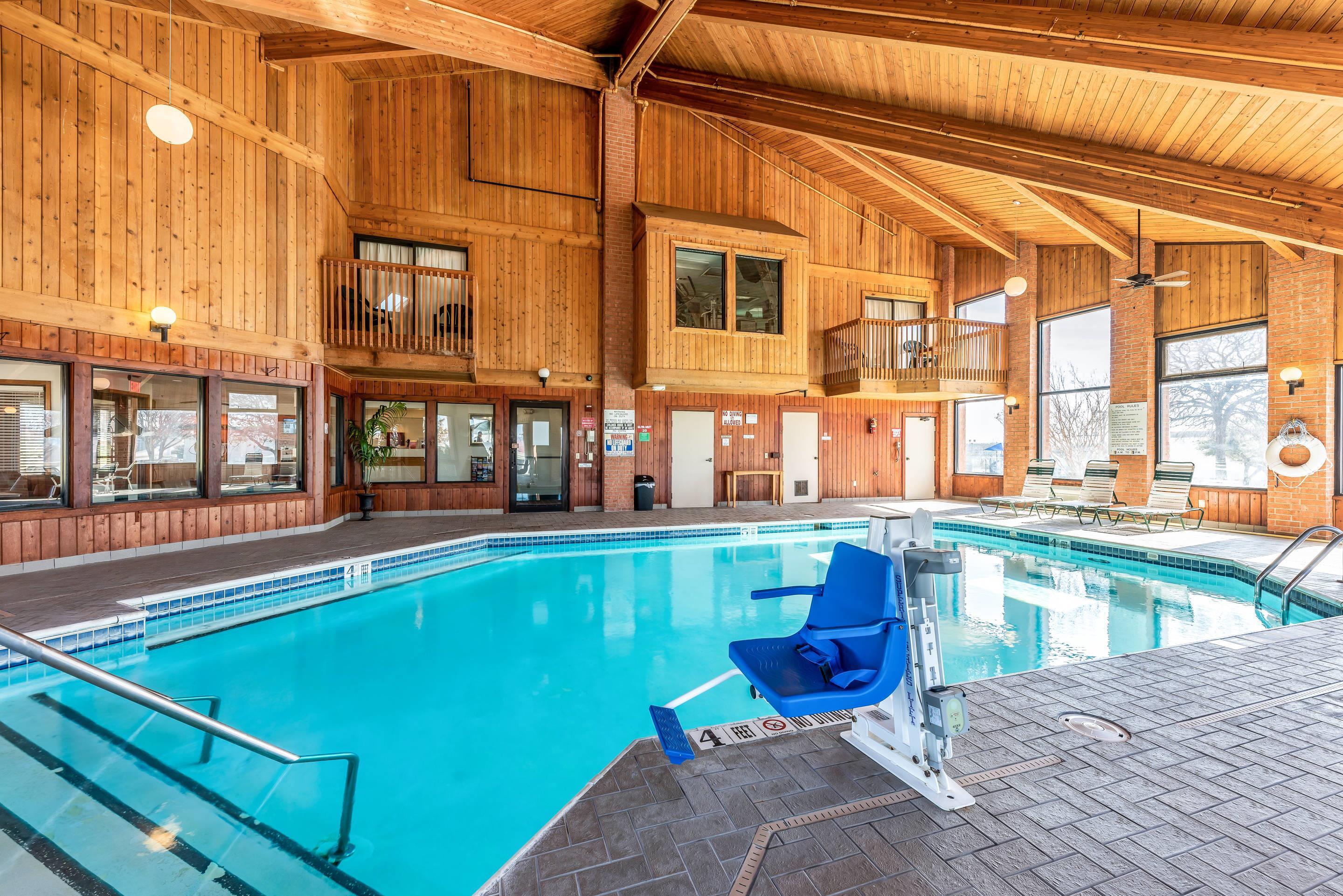Indoor pool with hot tub | Econo Lodge Inn & Suites