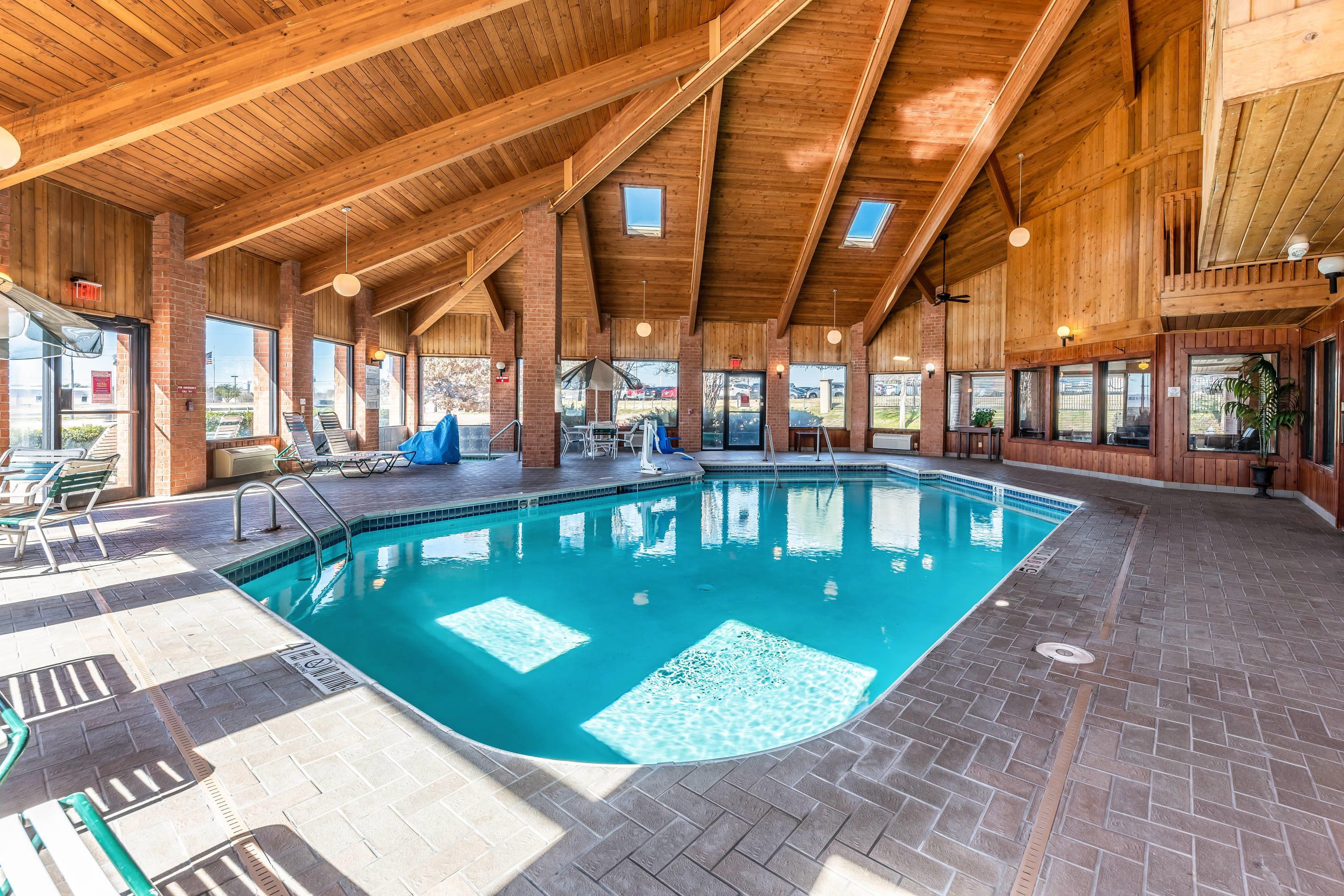 Indoor pool with hot tub | Econo Lodge Inn & Suites