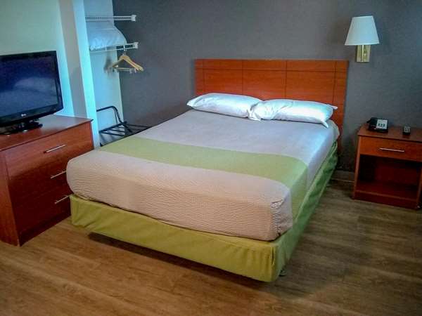  - Studio 6 Extended Stay Hotel Fayetteville