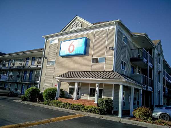 Exterior view - Studio 6 Extended Stay Hotel Fayetteville