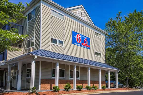 Exterior view - Studio 6 Extended Stay Hotel Greensboro - I-40, Exit 214