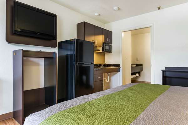  - Studio 6 Extended Stay Hotel Alexandria