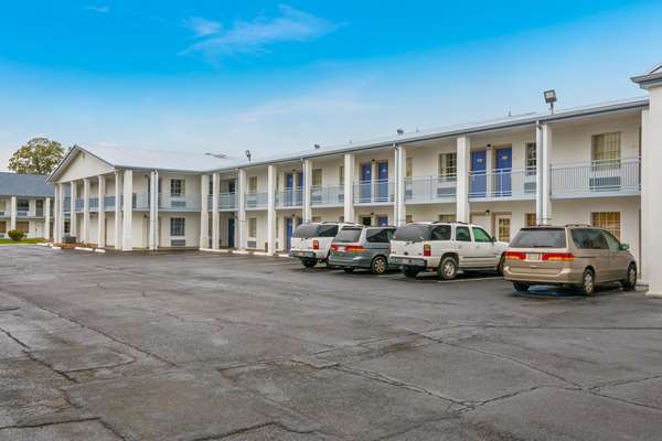 Exterior view - Studio 6 Extended Stay Hotel Alexandria