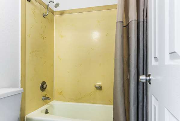  - Studio 6 Extended Stay Hotel Alexandria