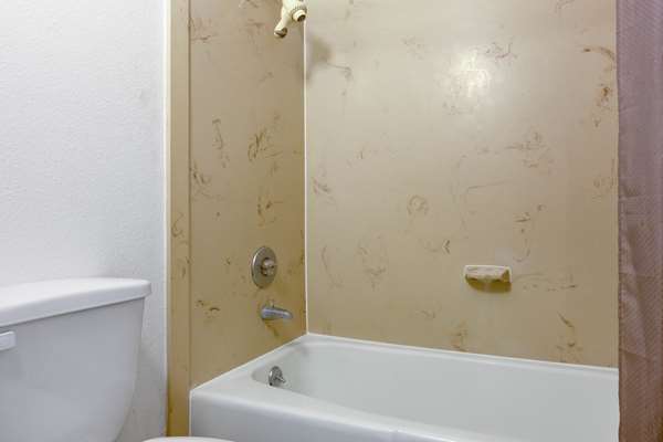  - Studio 6 Extended Stay Hotel Alexandria