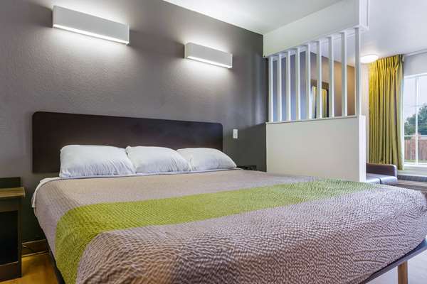  - Studio 6 Extended Stay Hotel Alexandria