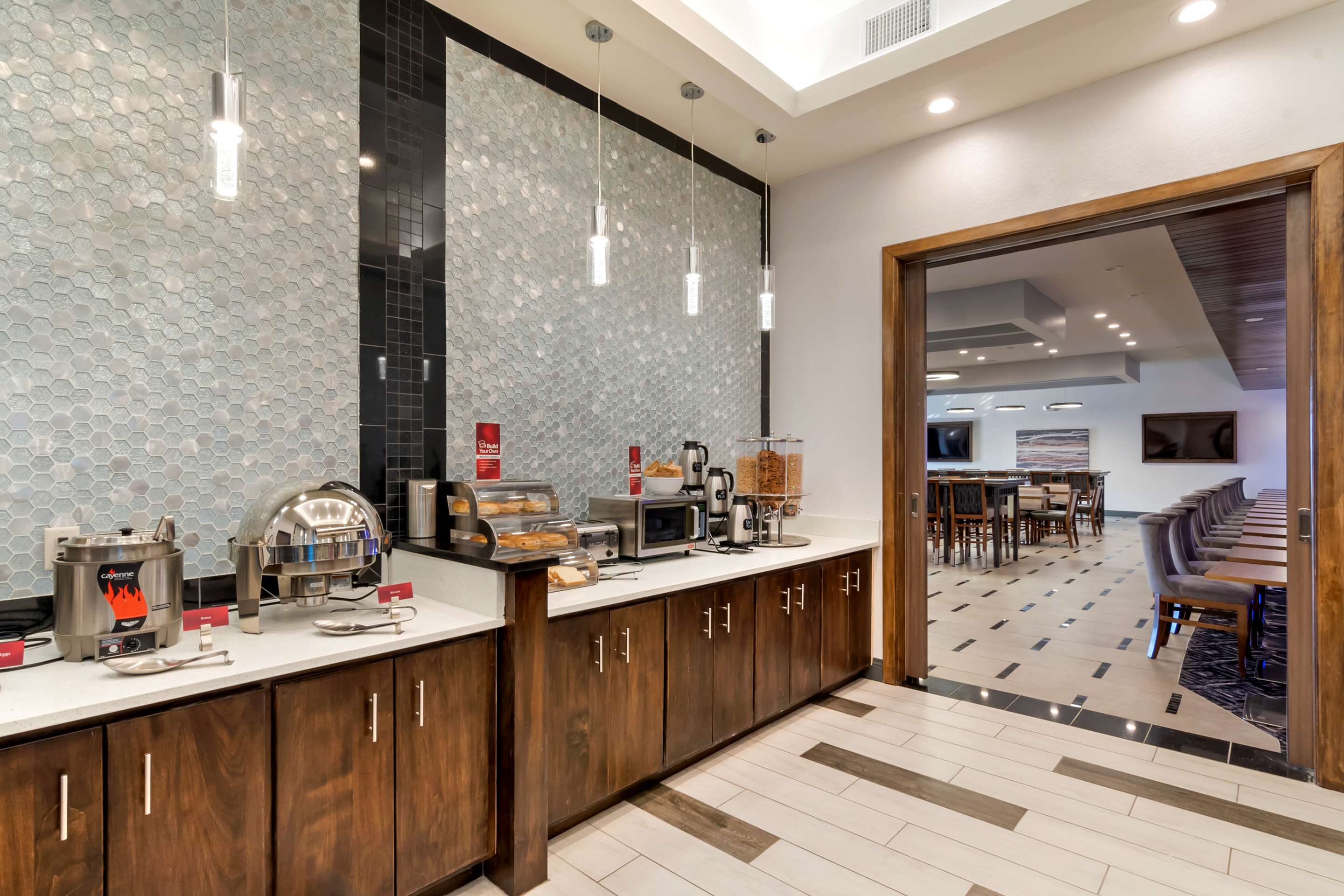 Breakfast Area | Best Western Premier Liberty Inn & Suites