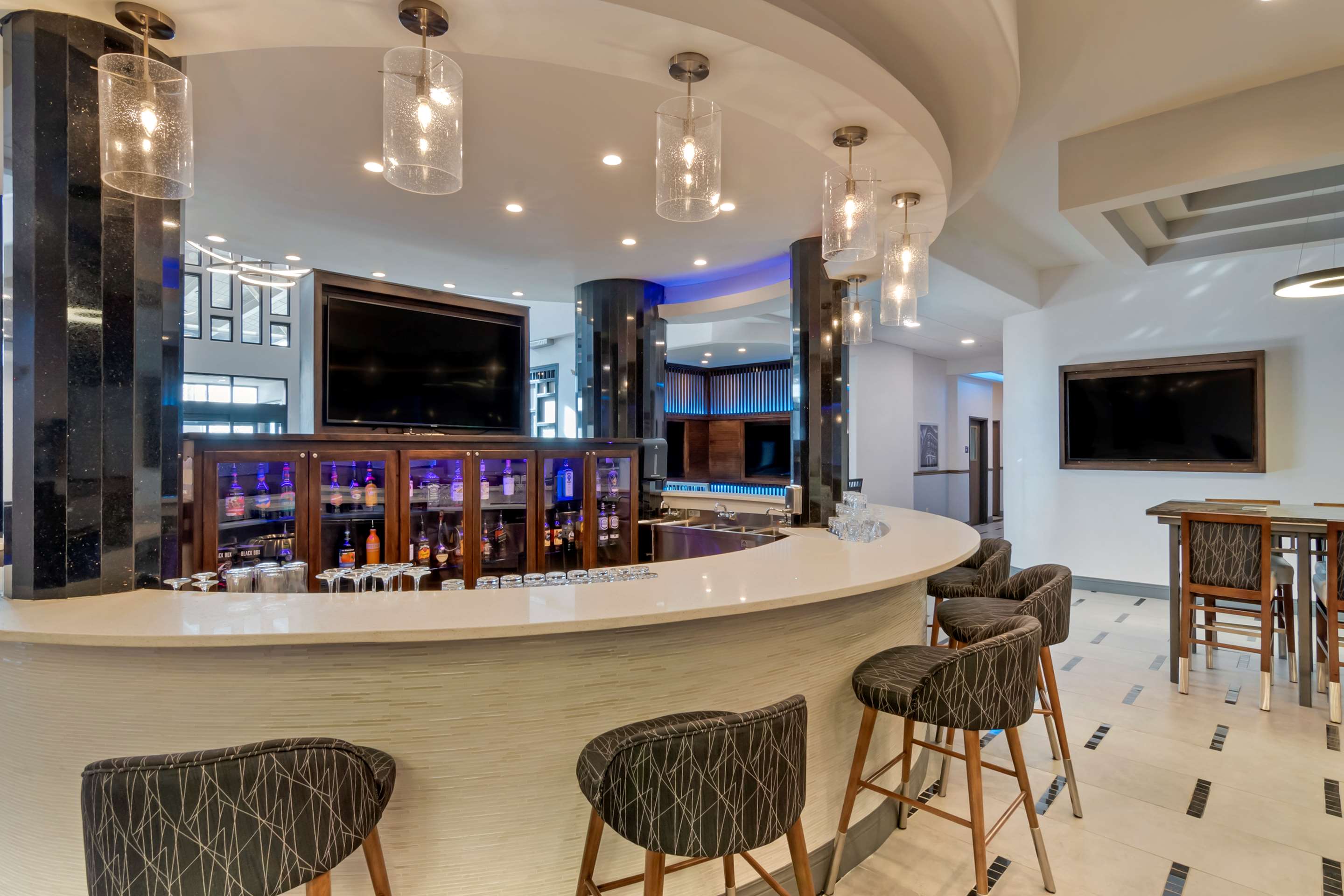 Bar | Best Western Premier Liberty Inn & Suites