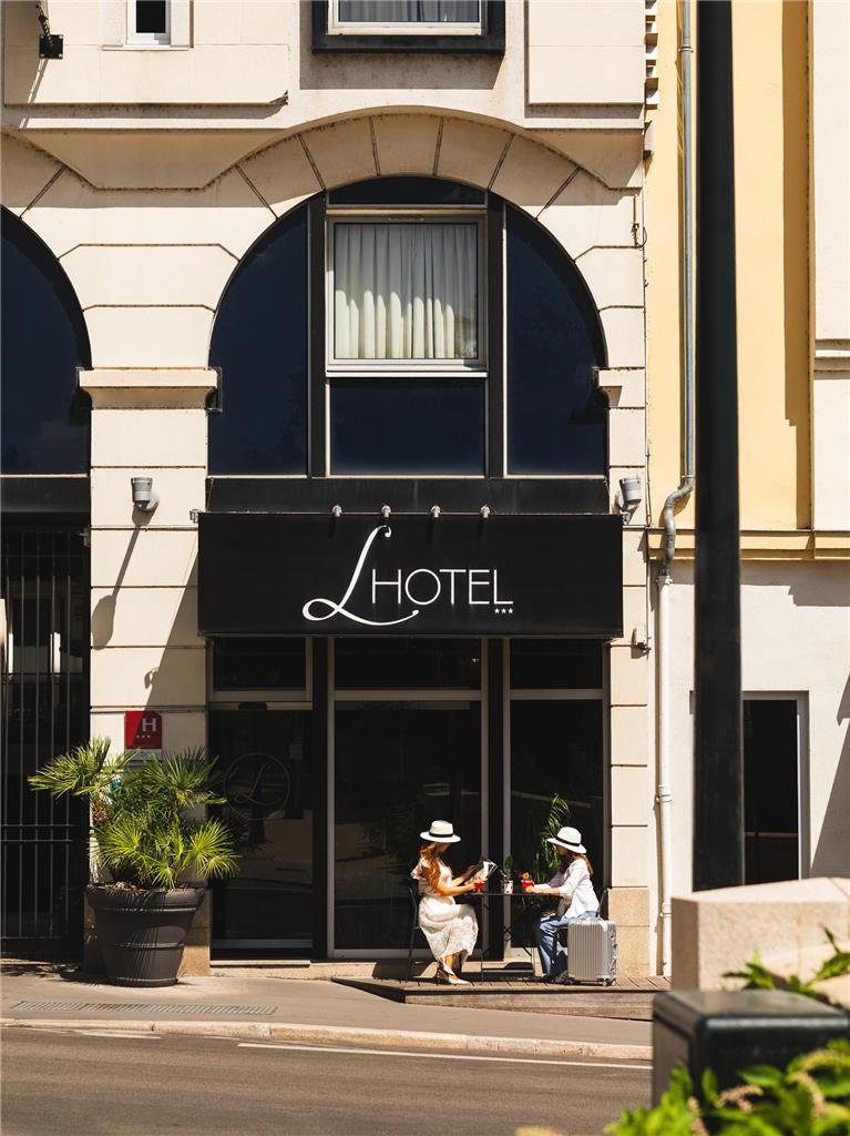 L'Hotel