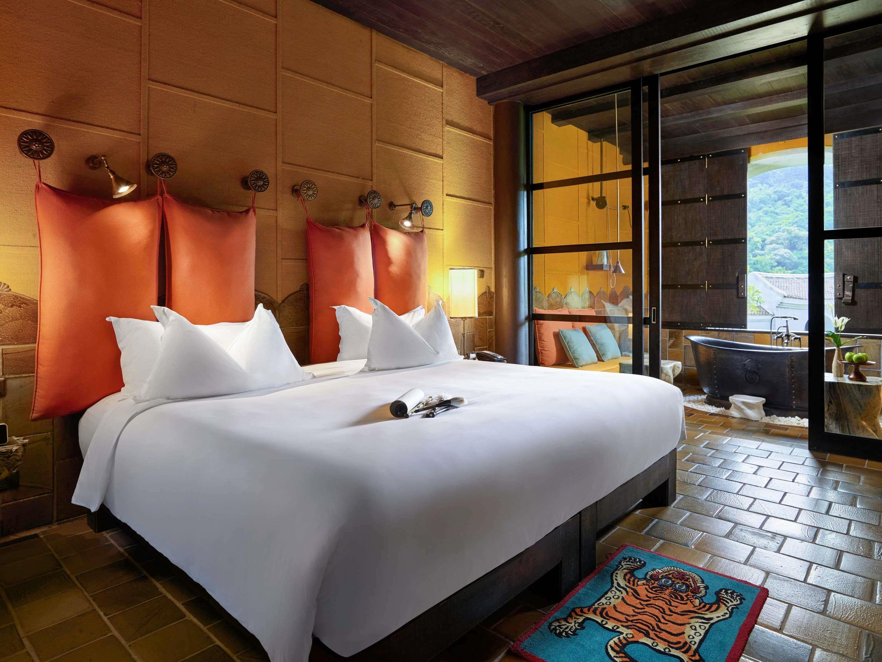 Legacy Yen Tu - MGallery Room Type - Junior Suite, 1 King bed, Garden Pool View with Legacy Privileges