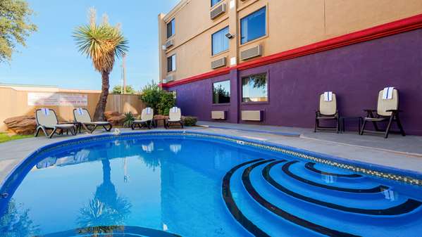 Pool - Surestay Plus Hotel by Best Western Medical Center Lubbock