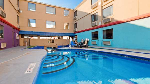 Pool - Surestay Plus Hotel by Best Western Medical Center Lubbock
