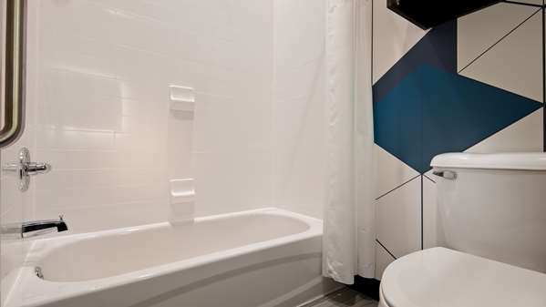  - Best Western Plus Parkside Hotel Olney