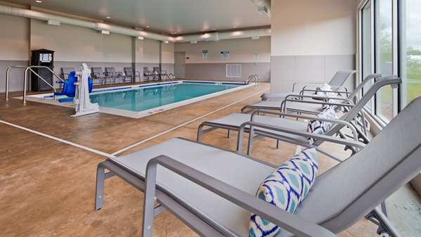 Pool - Best Western Plus Parkside Hotel Olney