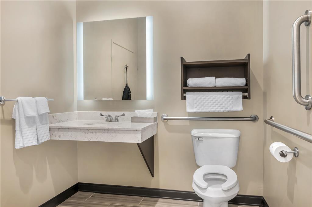 Best Western Plus Parkside Inn & Suites-guestroom-Guest Room,Bathroom,On-Site.jpg