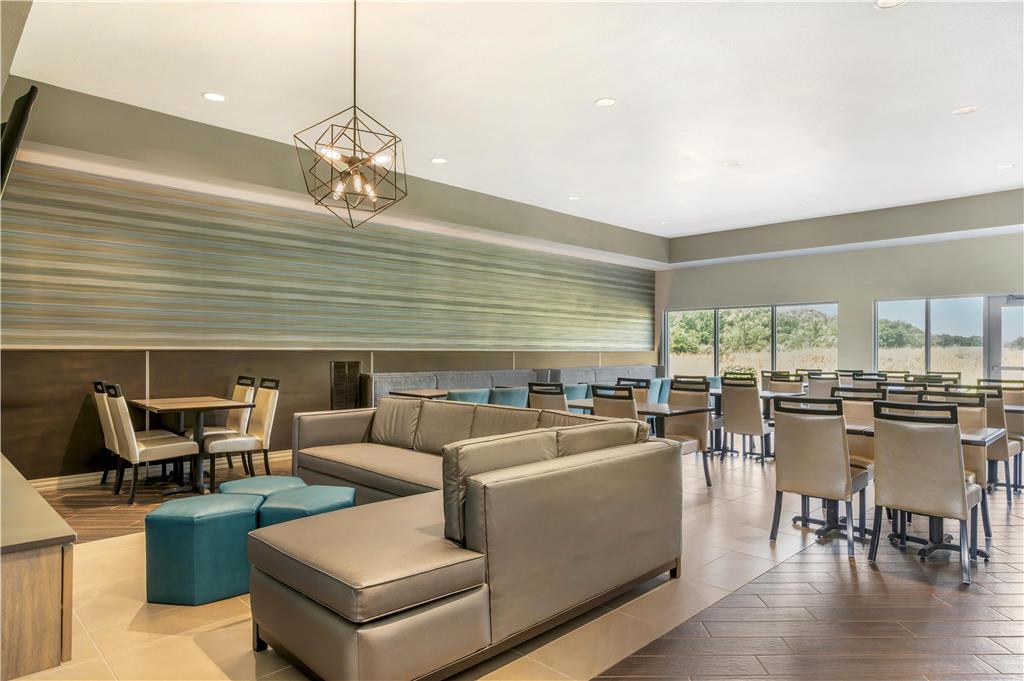 Best Western Plus Parkside Inn & Suites