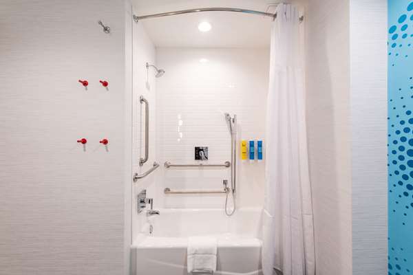  - Tru by Hilton Fayetteville - I-95, Exit 49