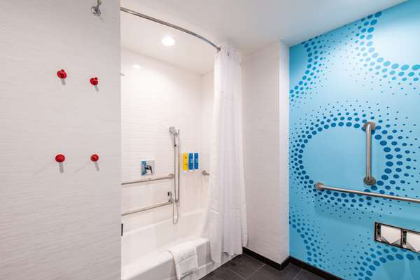  - Tru by Hilton Fayetteville - I-95, Exit 49