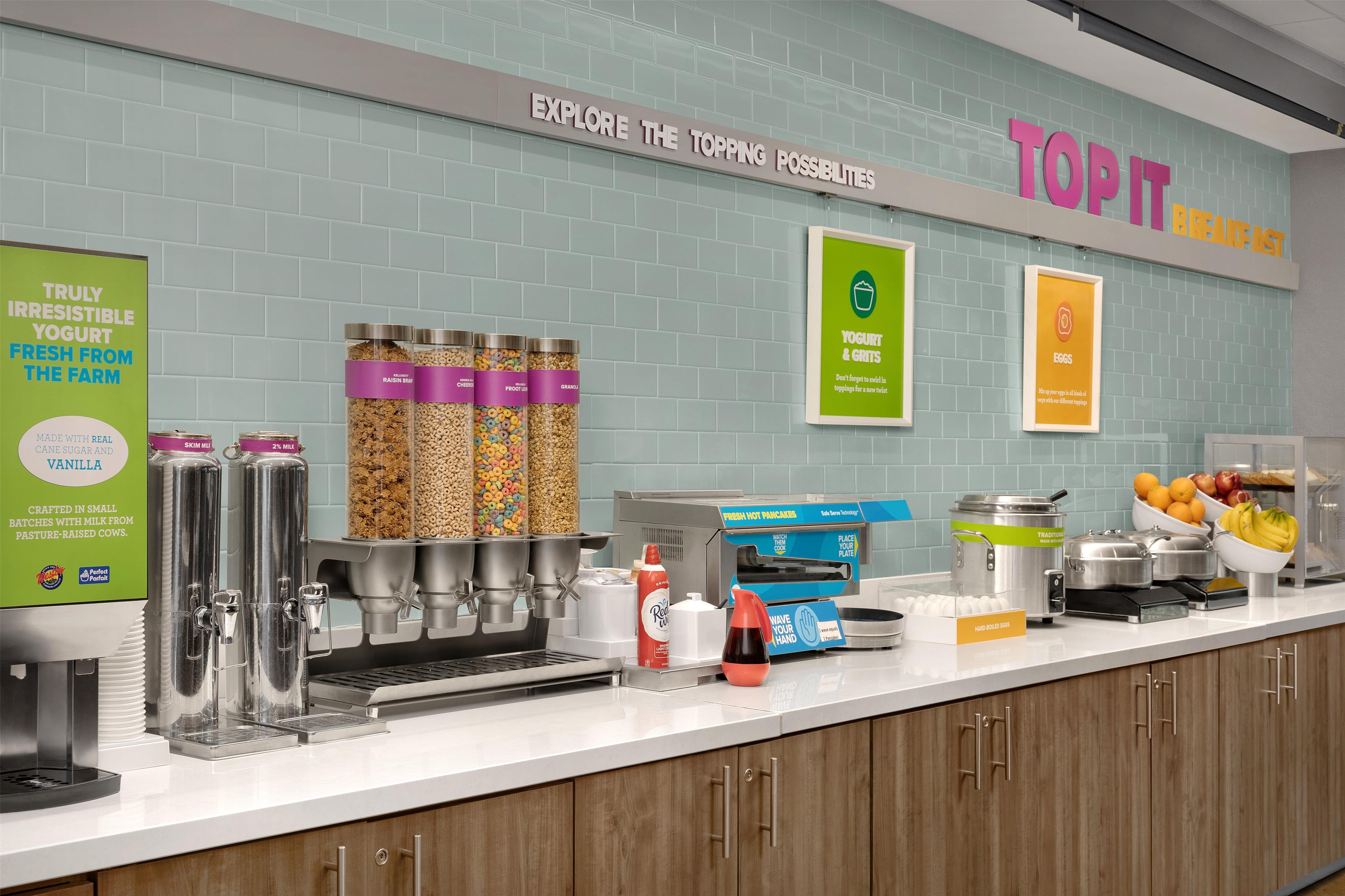Breakfast Area | Tru by Hilton Fayetteville I-95, NC