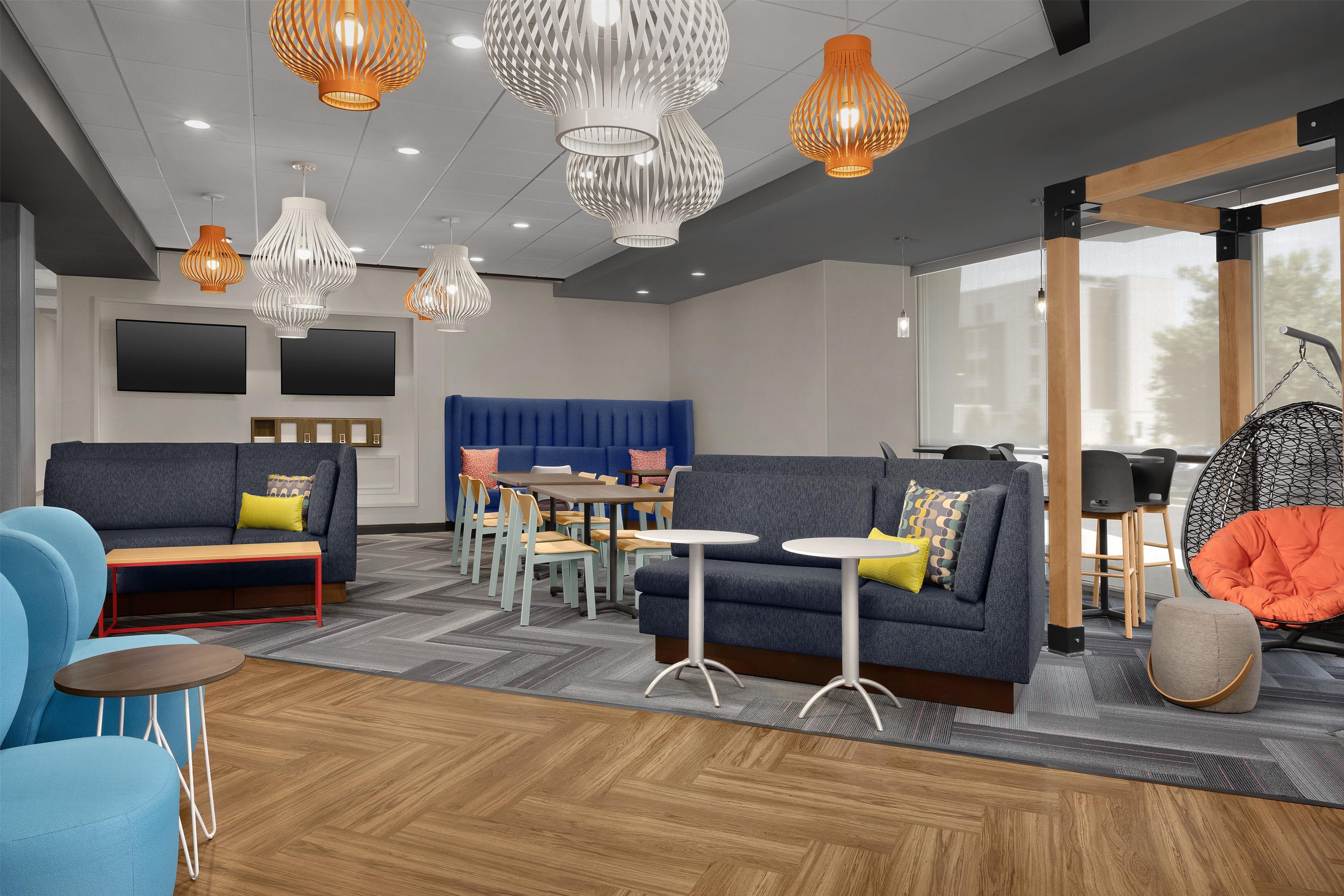 Lobby | Tru by Hilton Fayetteville I-95, NC