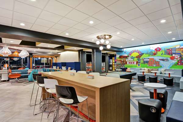  - Tru by Hilton Richmond - I-75, Exit 87