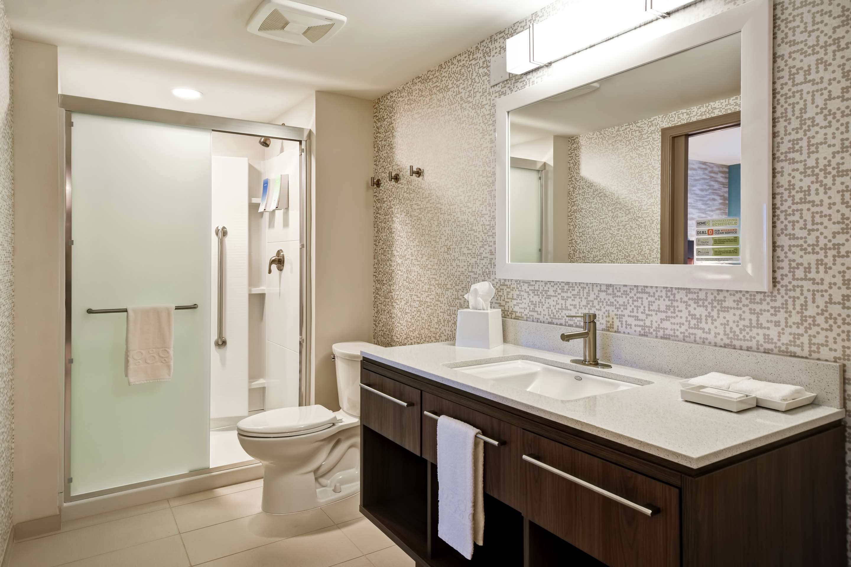 Guest room bath