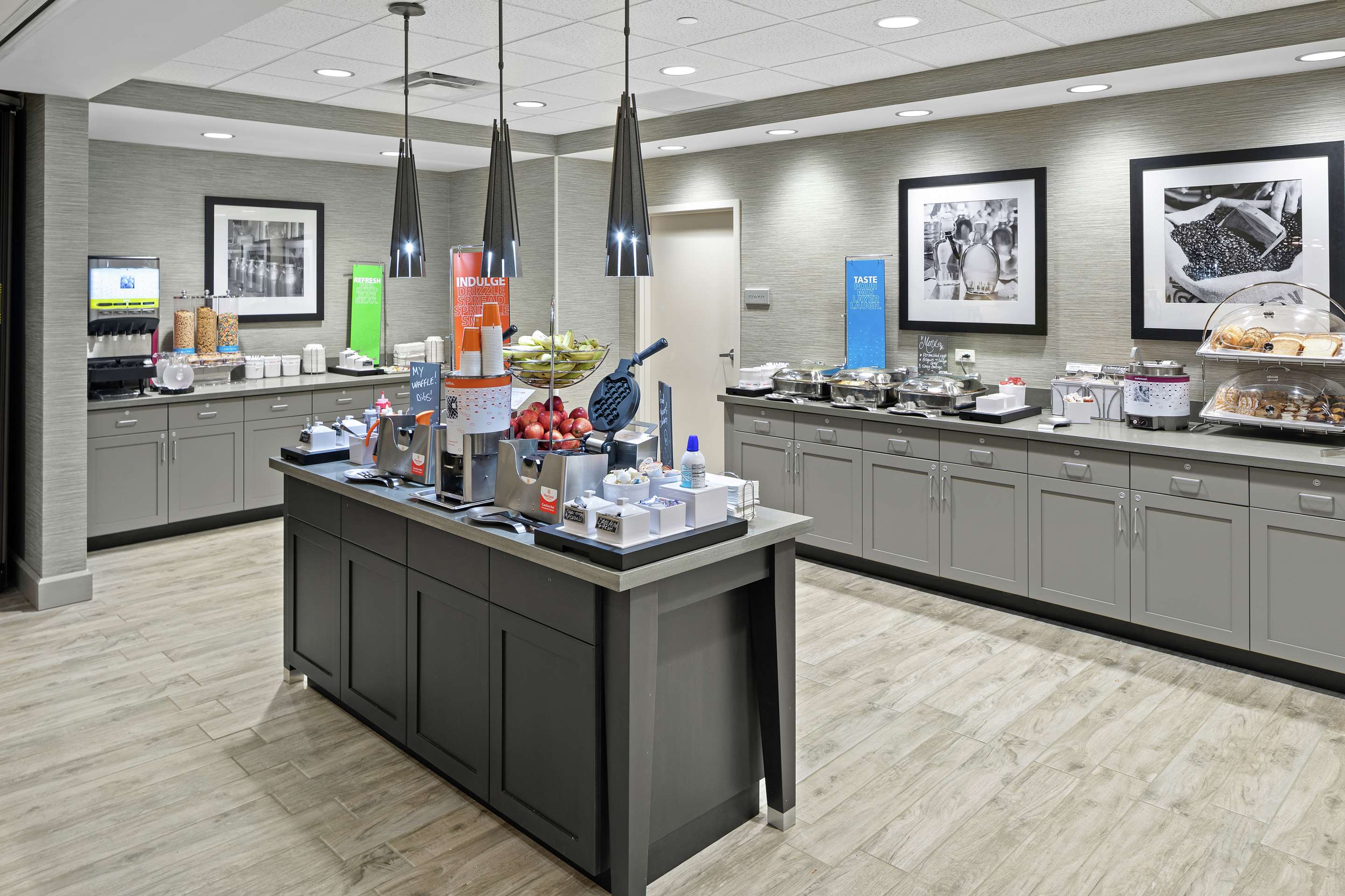 Restaurant | Hampton Inn & Suites Cranberry Pittsburgh