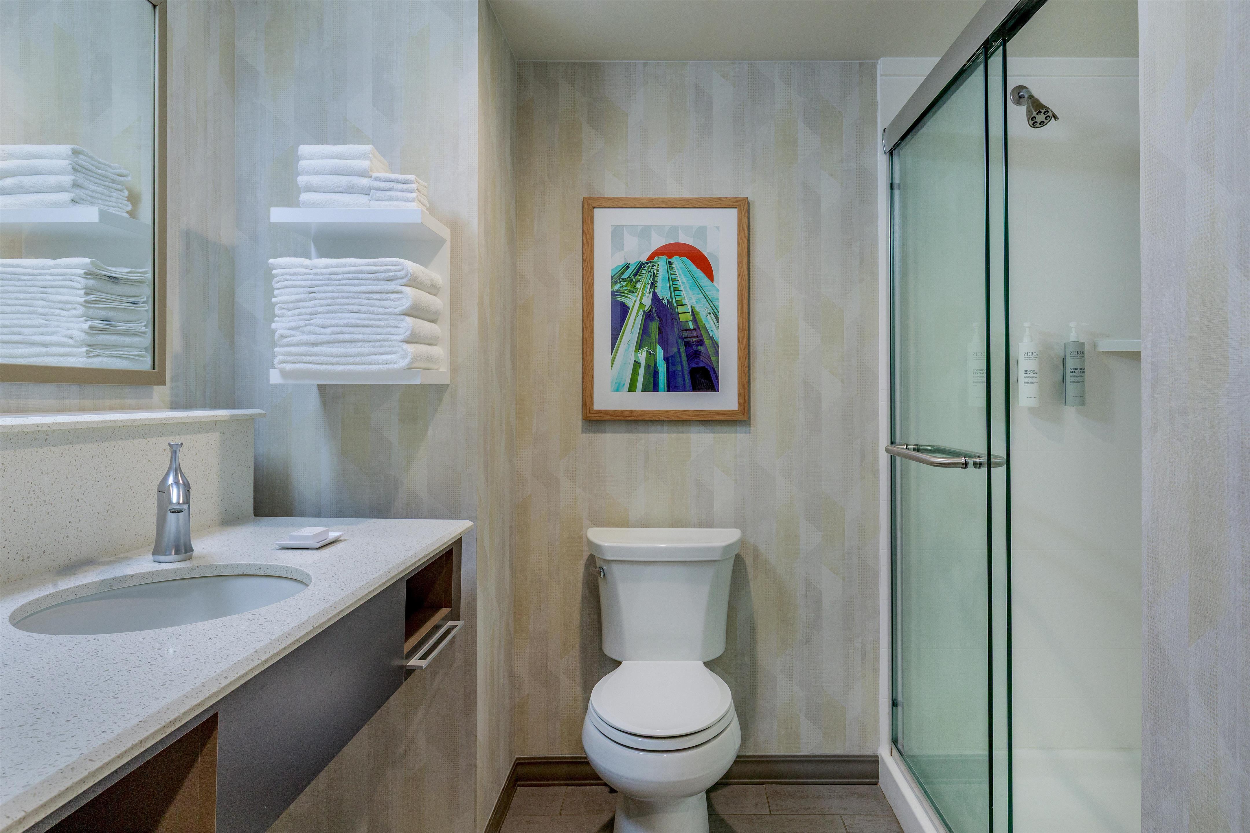 Guest room bath