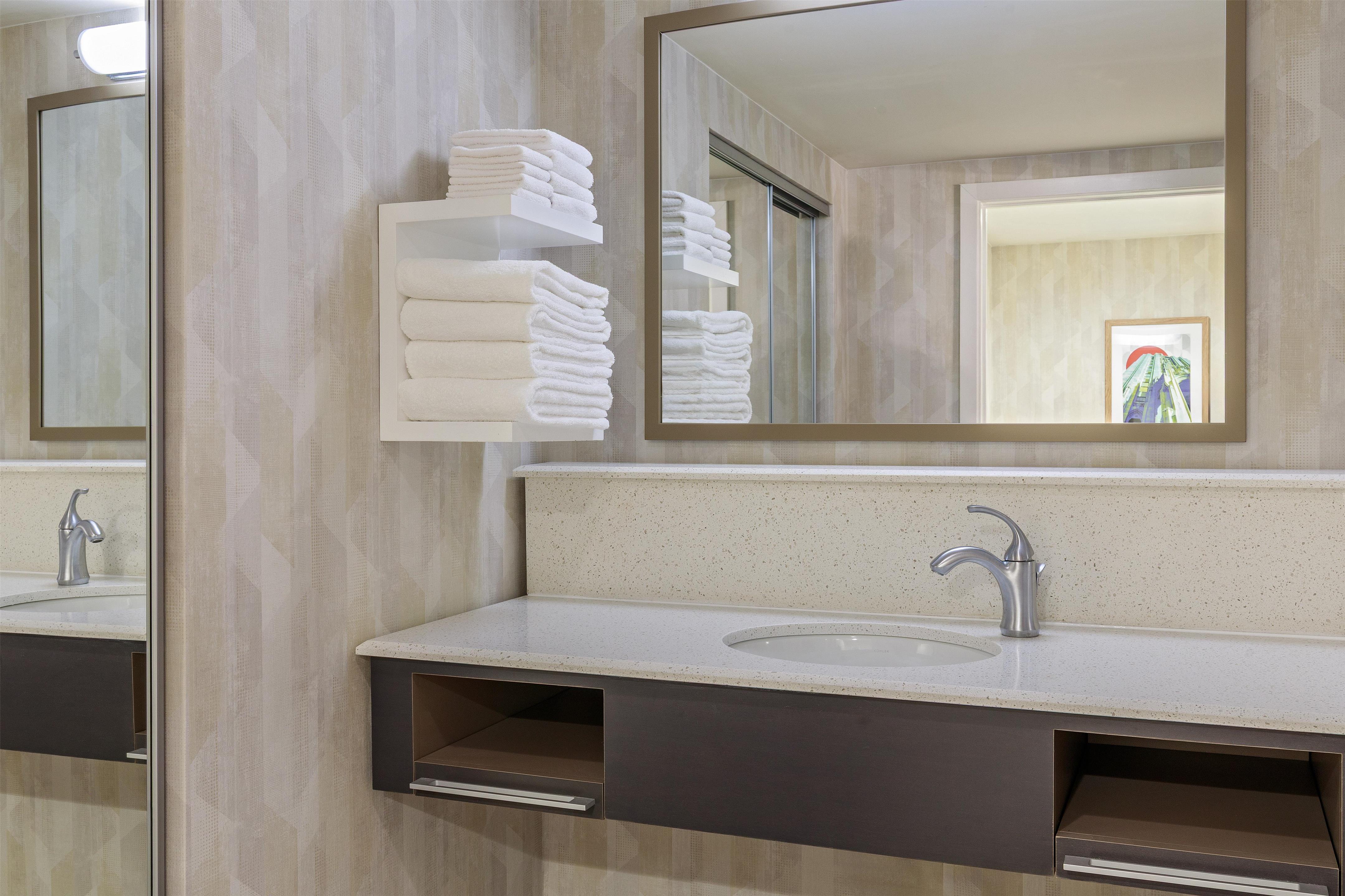 Guest room bath