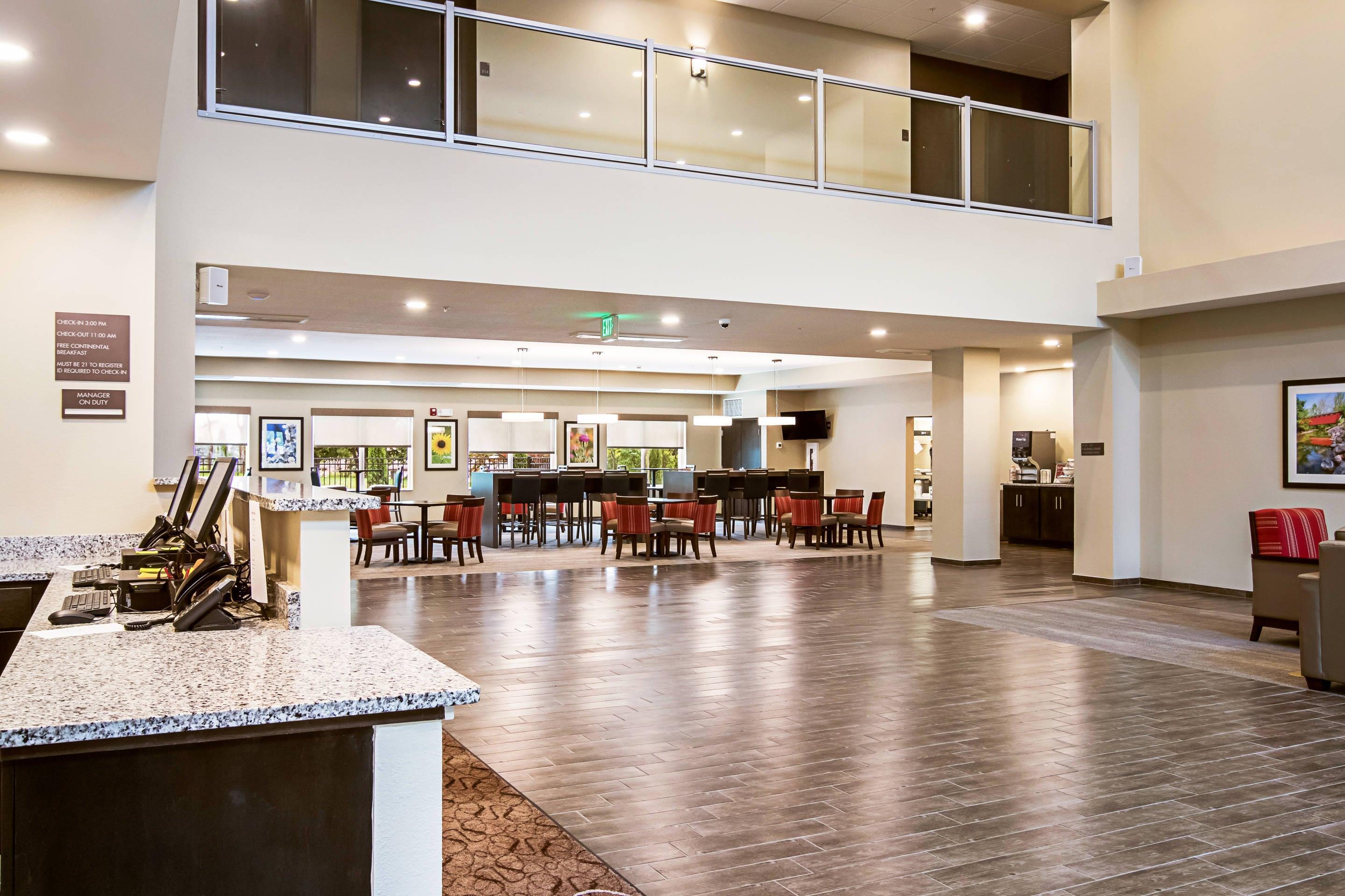 Hotel lobby | Comfort Suites