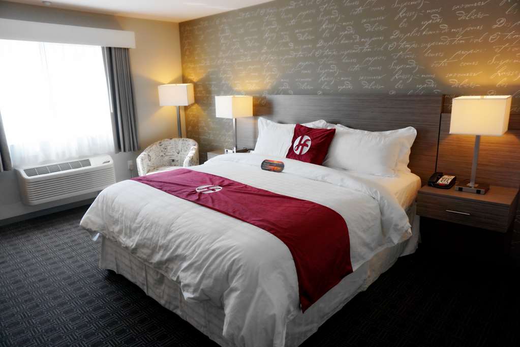 Hartford Hotel, BW Signature Collection-guestroom-Guest Room,On-Site.jpg