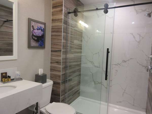  - Best Western Plus Montreal East Hotel