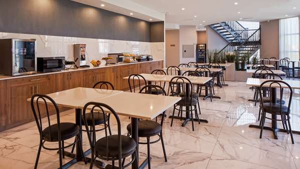 Restaurant - Best Western Plus Montreal East Hotel