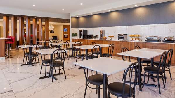 Restaurant - Best Western Plus Montreal East Hotel