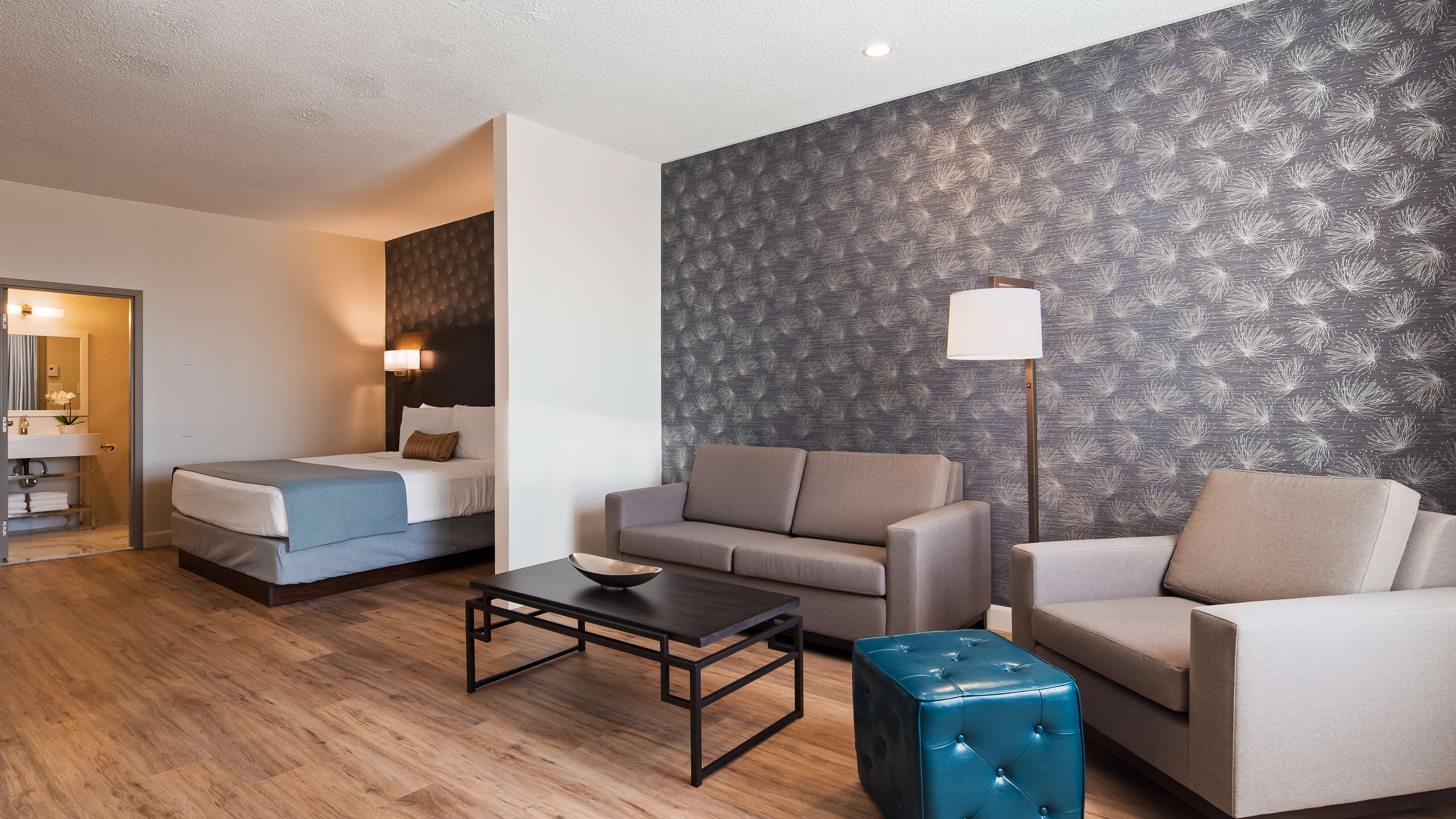 Best Western Plus Montreal East Room Type - Suite-1 King Bed, Non-Smoking, Separate Bedroom, Sofabed, Refrigerator, Wi-Fi Best Western Plus Montreal East Room Type - Suite-1 King Bed, Non-Smoking, Separate Bedroom, Sofabed, Refrigerator, Wi-Fi