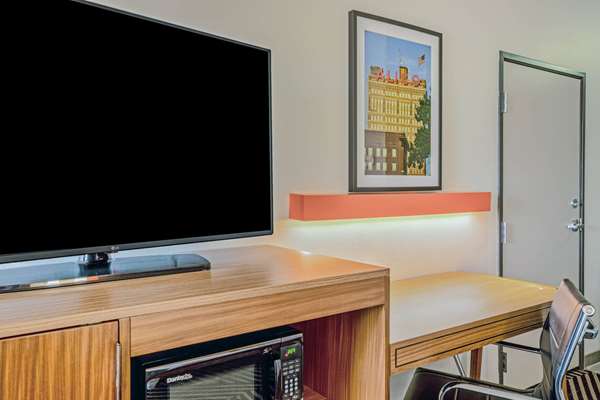  - La Quinta Inn & Suites Baylor Waco