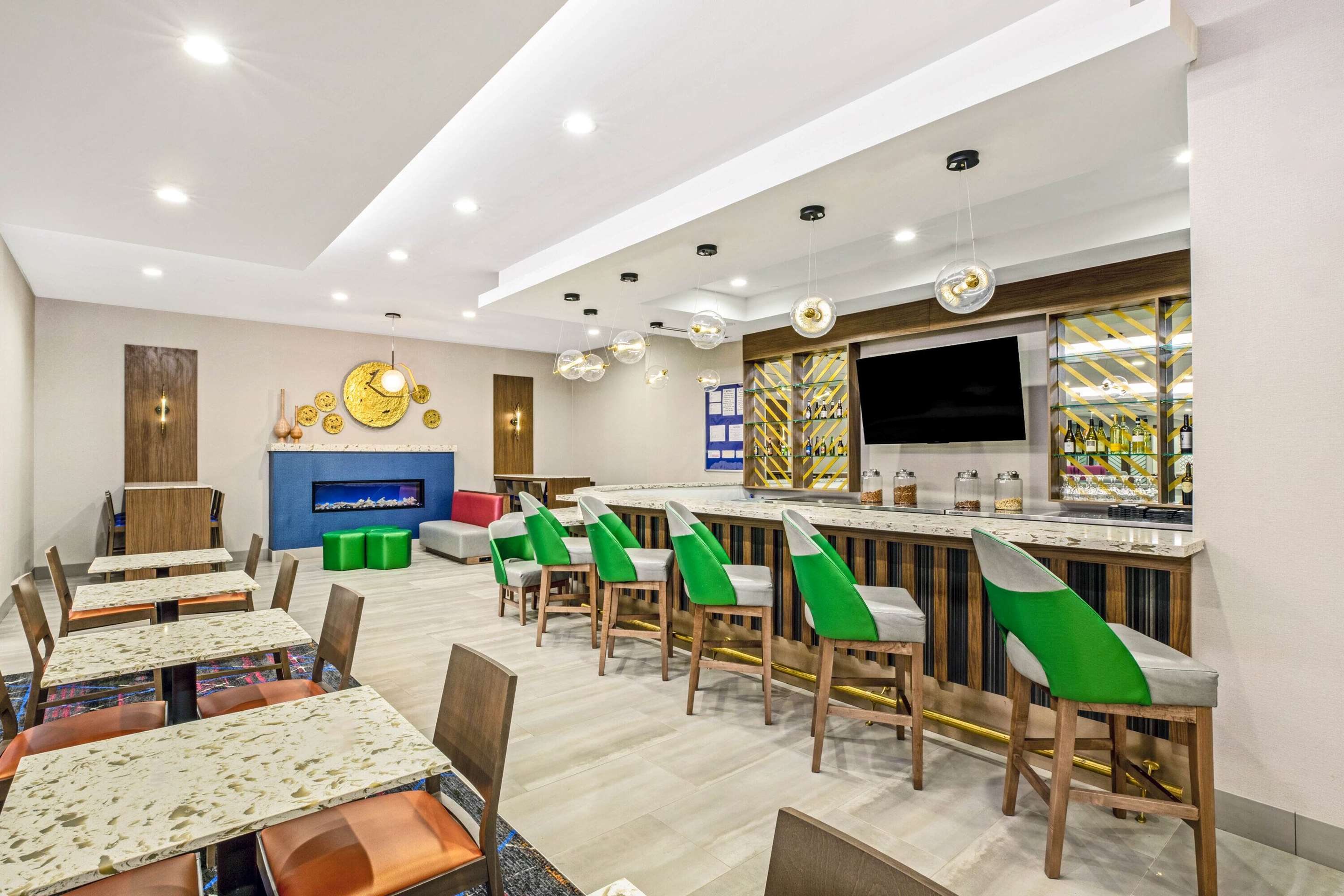 Lobby | La Quinta by Wyndham Waco Baylor Downtown