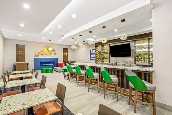  - La Quinta Inn & Suites Baylor Waco