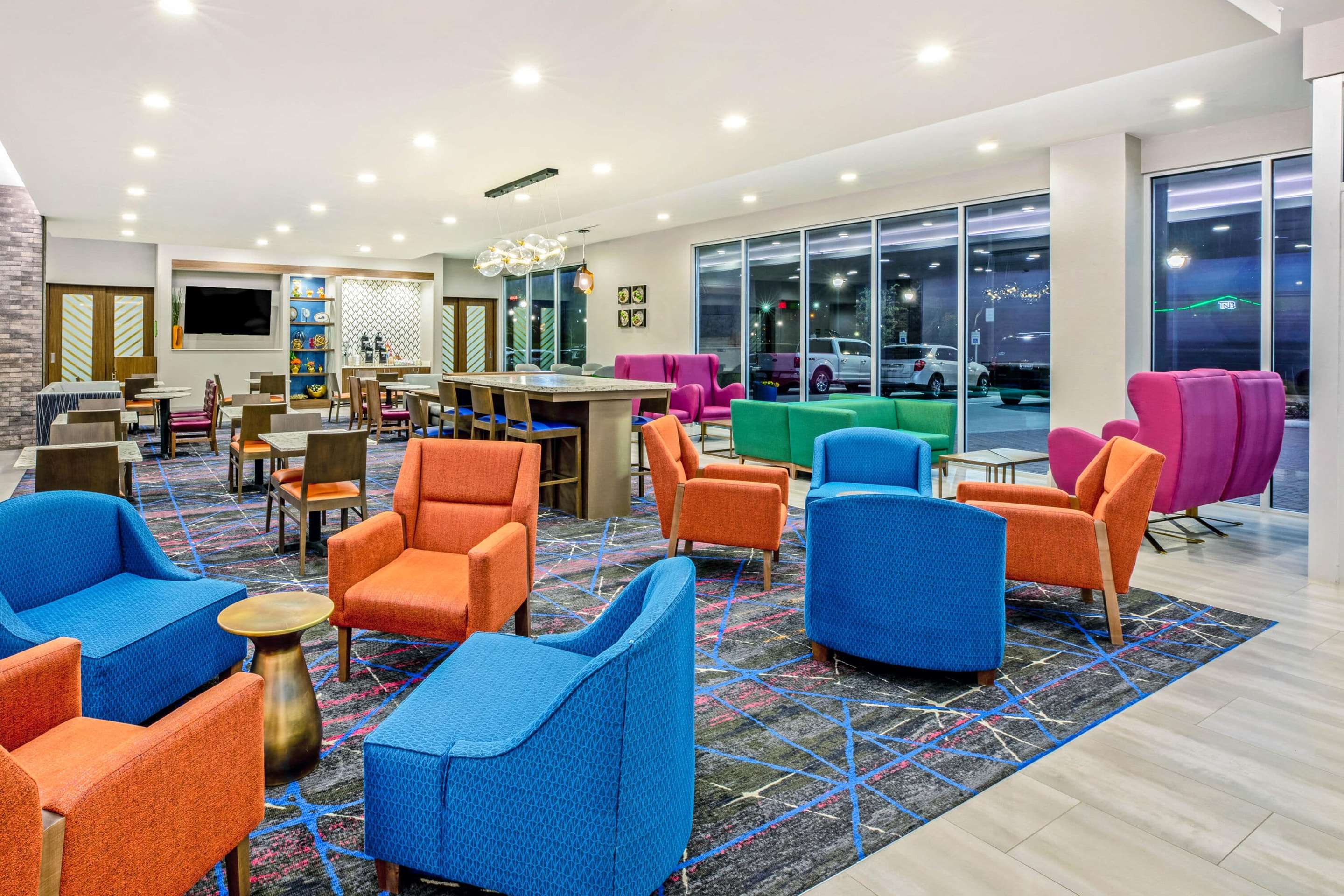 Lobby | La Quinta by Wyndham Waco Baylor Downtown