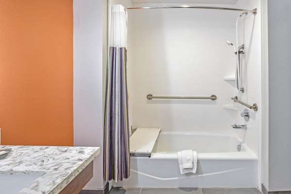  - La Quinta Inn & Suites Baylor Waco