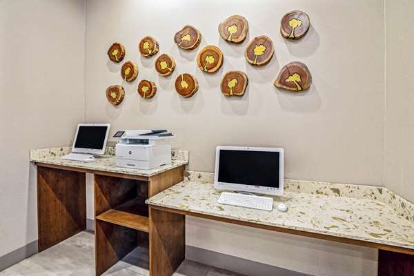  - La Quinta Inn & Suites Baylor Waco