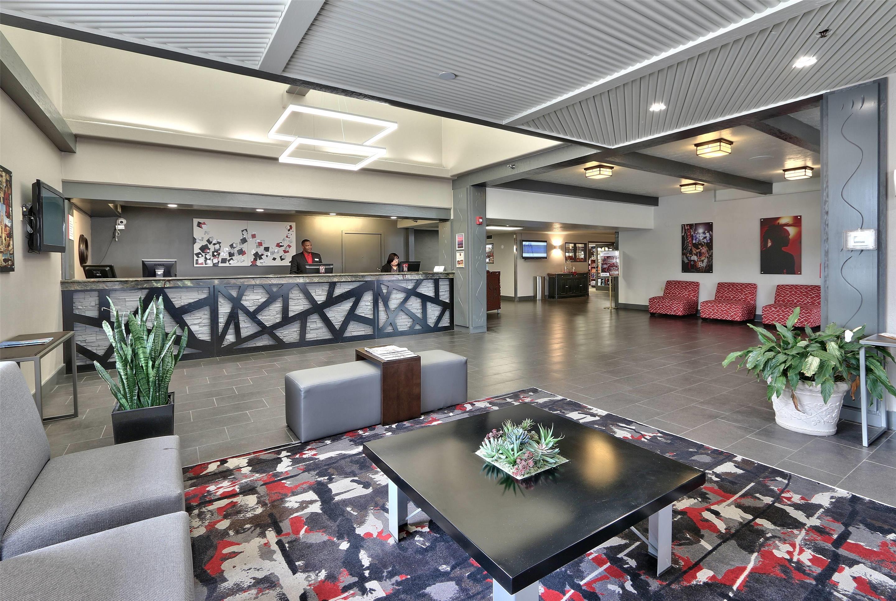 Lobby | Ramada Plaza by Wyndham Albuquerque Midtown
