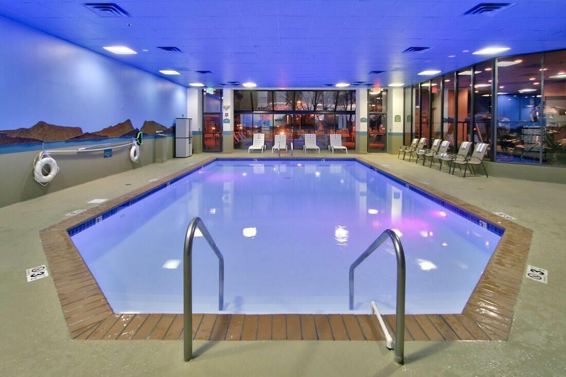 Pool - indoor | Ramada Plaza by Wyndham Albuquerque Midtown