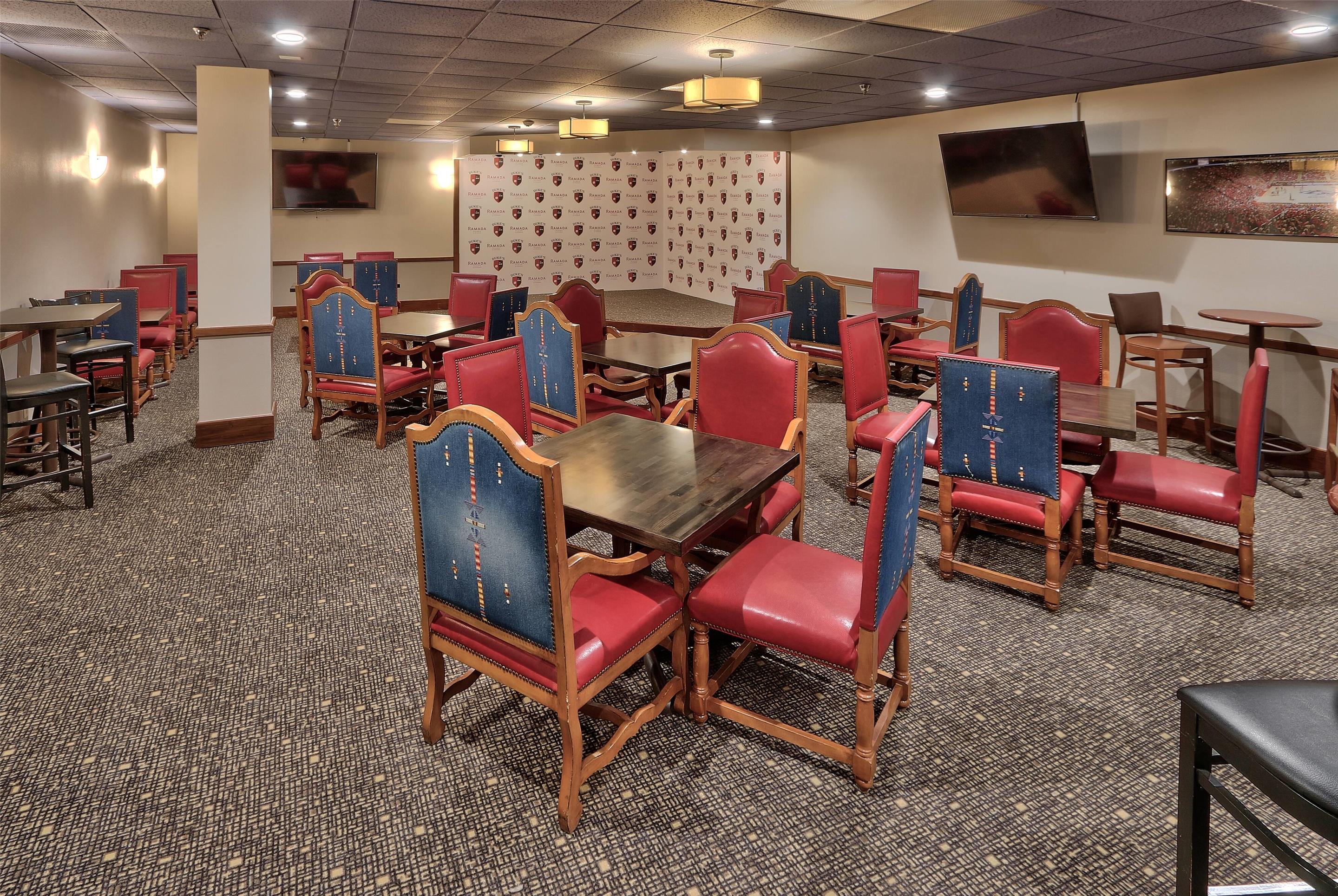 BarLounge | Ramada Plaza by Wyndham Albuquerque Midtown